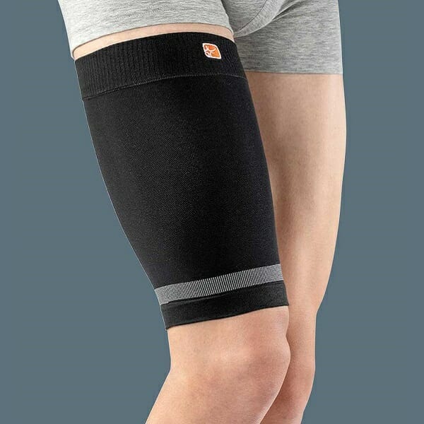 膝：さまざまなモデルとサイズの整形外科用膝パッド
